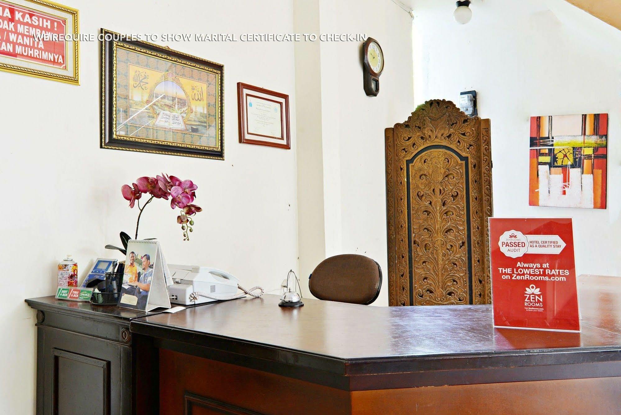 Zen Rooms Antapani Syariah Бандунг Екстериор снимка